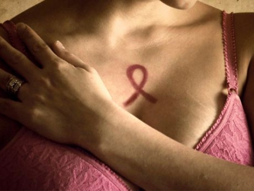 DNA mais velho que a idade eleva risco de câncer de mama, diz estudo