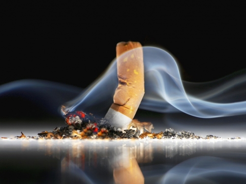 1 a cada 5 fumantes não sabe que vício dá câncer de pulmão, diz OMS