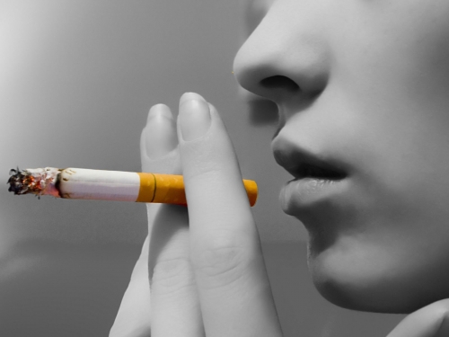 Após estagnação, índice de fumantes volta a ter queda no país e chega a 9,3%