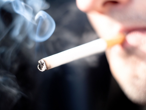 Cigarro é o maior vilão para provocar câncer de pulmão