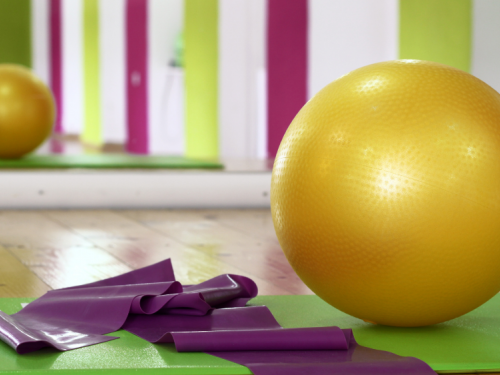 4 exercícios com a bola de pilates para oncologia