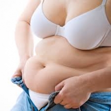Obesidade eleva risco de tumor de endométrio em mulheres jovens